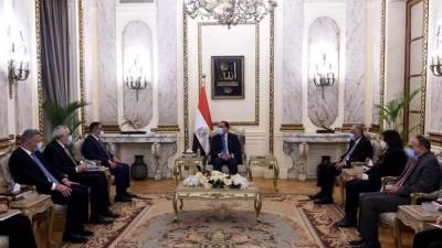 رئيس الوزراء يستقبل محافظ البنك المركزي العراقي لبحث تعزيز التعاون بين البلدين