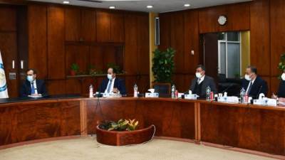 اجتماع مشترك بين البترول والكهرباء لبحث توفير احتياجات محطات توليد الكهرباء