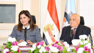 "نبيلة مكرم" تبحث مع رئيس الهيئة العربية للتصنيع فعاليات مؤتمر"مصر تستطيع بالصناعة"
