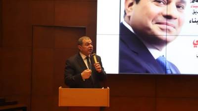 سعفان ومحافظ جنوب سيناء يسلمان 120 وثيقة تأمين تكافلي للعمالة غير المنتظمة