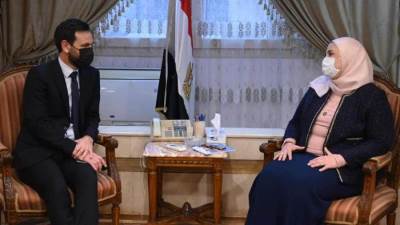 "القباج" تبحث تعزيز الشراكة بين الهلال الأحمر المصري واللجنة الدولية للصليب الأحمر