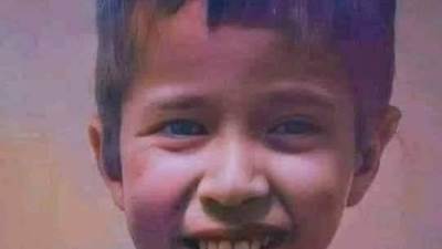 والدي ريان وفريق طبي معه الأن داخل النفق.. تعرف على التفاصيل