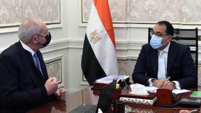 "مدبولي" يستعرض العروض المقدمة لإقامة مشروعات الهيدروجين الأخضر بالمنطقة الاقتصادية لقناة السويس