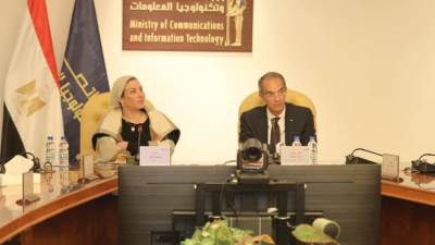 وزيرا البيئة والاتصالات يناقشان الاستعدادات التكنولوجية لاستضافة مصر لقمة التغير المناخى القادم