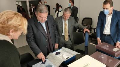 وزير قطاع الأعمال في زيارة إلى شركة"ECH" لتسويق وبيع منتجات "القابضة للغزل"