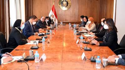 وزيرة التجارة والصناعة تبحث مع وزيرة الهجرةاستعدادت عقد مؤتمر مصر تستطيع بالصناعة