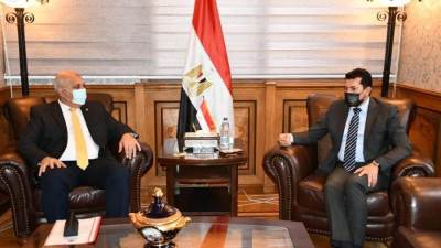 وزير الرياضة يبحث مع رئيس الرماية استعدادات استضافة بطولة كأس العالم للبندقية