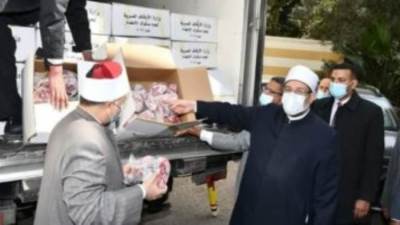 وزارة الأوقاف: توزيع 29 طنًّا من لحوم صكوك الإطعام ببعض المحافظات