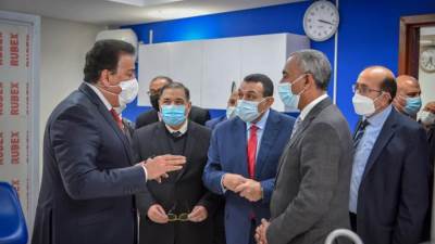 عبد الغفار يتفقد أعمال تطوير "المركز التخصصي لطب الأسنان" بزهراء مدينة نصر