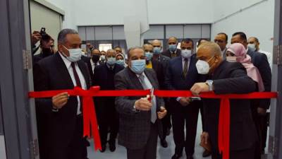 "وزير الإنتاج الحربى" يتفقد مركز التميز العلمى والتكنولوجى ويفتتح وحدة للتصنيع الذكي