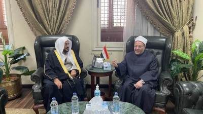 وزير الشؤون الإسلامية يلتقي بمفتي جمهورية مصر