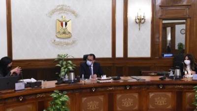 رئيس الوزراء يستعرض مع وزيرة التعاون الدولي مشروعات الوزارة لعام 2022