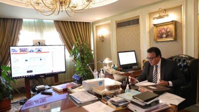 وزير التعليم العالي والبحث العلمي يرأس اجتماع معهد بحوث الإلكترونيات