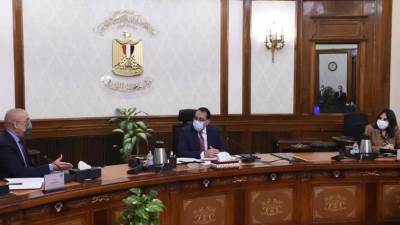 رئيس الوزراء يتابع الموقف التنفيذي لمشروعات المرافق التي تنفذها وزارة الإسكان