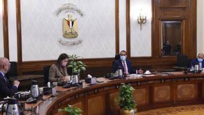 مدبولي يتابع خطوات إنشاء مجمعات الخدمات الحكومية بالمحافظات