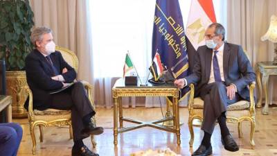 وزير الاتصالات يبحث مع سفير إيطاليا التعاون المشترك بين البلدين 