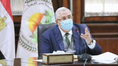 «الاقتصادي العربي» لوزير الزراعة: نتطلع لزيادة الاستثمار في مصر