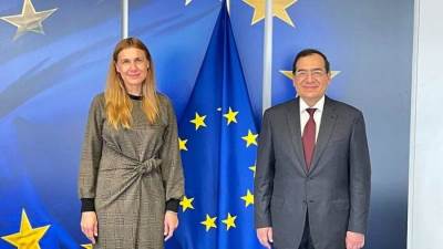 وزير البترول يعقد جلسة مباحثات مع مفوضة الاتحاد الأوروبي لشئون الطاقة