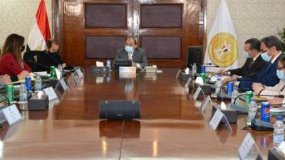 "شعراوي" يتابع مع وفد البنك الدولي الموقف التنفيذي لبرنامج التنمية بصعيد مصر