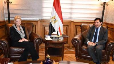 وزير الرياضة يبحث تعزيز التعاون مع ممثلى صندوق الامم المتحدة للسكان واليونسيف