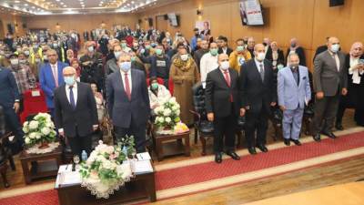 "سعفان"و"الغضبان" يسلمان 3306 وثيقة تأمين تكافلي للعمالة غير المنتظمة ببورسعيد