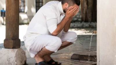 أخطاء شائعة في الوضوء تهدد بعدم قبول الصلاة