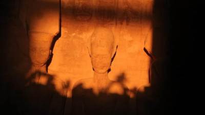 وزير السياحة ومحافظ أسوان يشهدان تعامد الشمس بأبو سمبل 