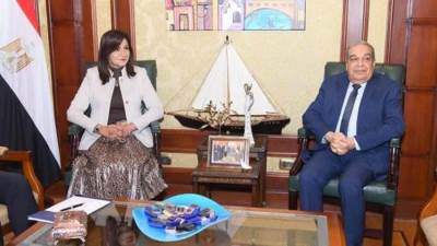 «مكرم» تشيد بالتعاون مع الإنتاج الحربي لدعم خطة الدولة في تنمية الصناعة