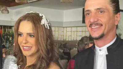 بكاء الفنانة دنيا عبد العزيز أثناء عقد قرانها 