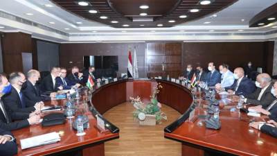 "الوزير": بحث التعاون المشترك في مشروعات النقل النهري الأخضر المستدام الصديق للبيئة