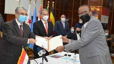 وزير الكهرباء يشهد إحتفالية تخريج عدد 50 متدرباً من دول حوض النيل