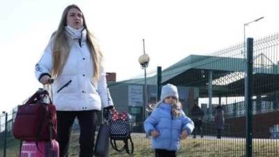 دموع الأبرياء في كييف.. مشاهد صادمة لأطفال ونساء أوكرانيا جراء الغزو الروسي لبلادهم (صور)