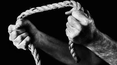 «حلاق» يخنق حماته بمنشأة القناطر: كانت بتحرض مراتى على ترك البيت