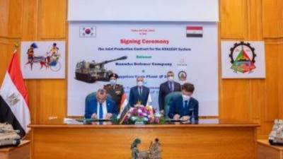 «الإنتاج الحربى» و«هانوا» الكورية توقعان عقد لتصنيع «الهاوتزر K9»