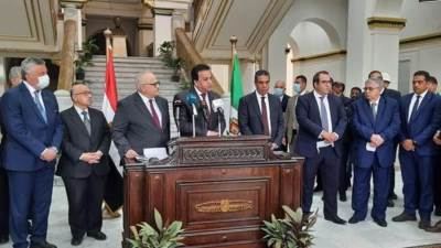 وزير التعليم ورئيس جامعة القاهرة يتفقدان سير العملية التعليمية بالجامعة