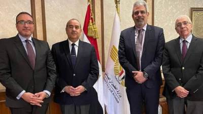 وزير الطيران: تعزيز التعاون مع منظمة الأياتا في مختلف مجالات النقل الجوي