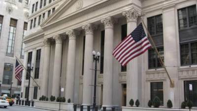 فاينانشيال تايمز: التضخم في الدول الغربية يزيد الضغوط على البنوك المركزية