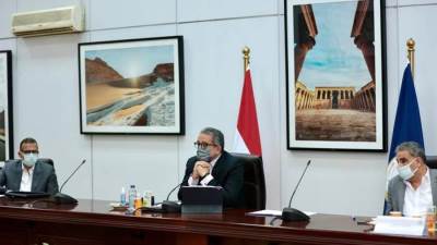 وزير السياحة يعقد اجتماعاً لمتابعة تداعيات الأزمة الروسية الأوكرانية على القطاع السياحي