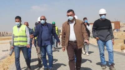 مسئولو "الإسكان" يتفقدون سير العمل بالحدائق المركزية بالعاصمة الإدارية الجديدة