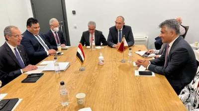 وزير الاتصالات يناقش مع سامسونج التوسع في استثمارات الشركة بمصر