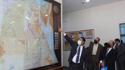 القومي للبحوث الفلكية والجيوفيزيقية يستقبل وفدًا من الكونغو