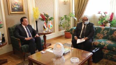 «عبد الغفار» يستقبل سفير جمهورية بوروندي بالقاهرة