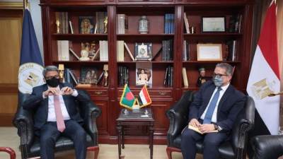 العناني: ننسق لزيارة وسائل الإعلام البنجالية إلى مصر لنقل المظاهر السياحية