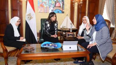 وزيرة الهجرة تبحث ترتيبات إطلاق المرحلة الثانية من التطبيق الإلكتروني لـ"اتكلم عربي"