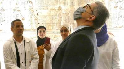 وزير السياحة يتفقد أعمال الترميم بمعبد دندرة