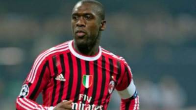 أسطورة ميلان يعلن اعتناقه الإسلام: «شكر خاص لكل الرسائل الطيبة»