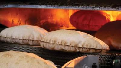 «الغرفة التجارية»: زيادة أسعار الدقيق والخبز السياحي 