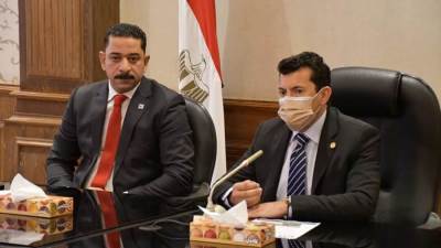 وزير الرياضة يكرم منتخب مصر للكاراتيه