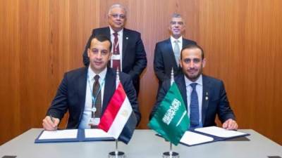 هيئة الاتصالات بالمملكة توقع مذكرة تفاهم مع الجهاز المصري لتنظيم الاتصالات