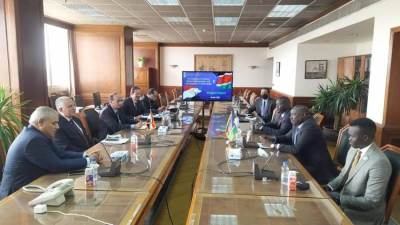 «الري»: العمل على إنشاء عدد (٧) محطات مياه شرب تعمل بالطاقة الشمسية